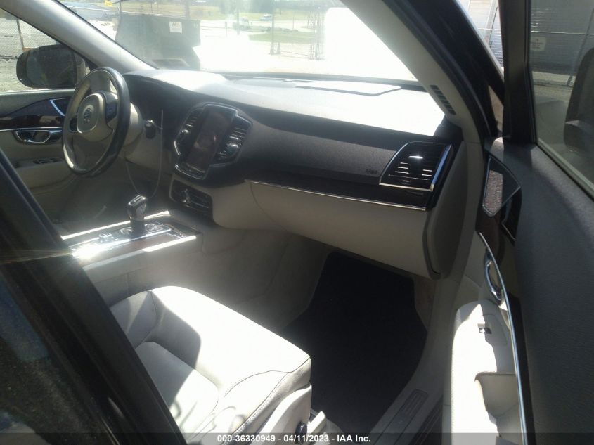 2016 VOLVO XC90 T6 MOMENTUM - YV4A22PK5G1015600