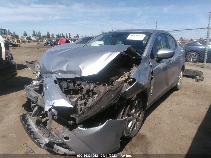 VIN 3MYDLBYV8JY323757 2018 TOYOTA YARIS IA