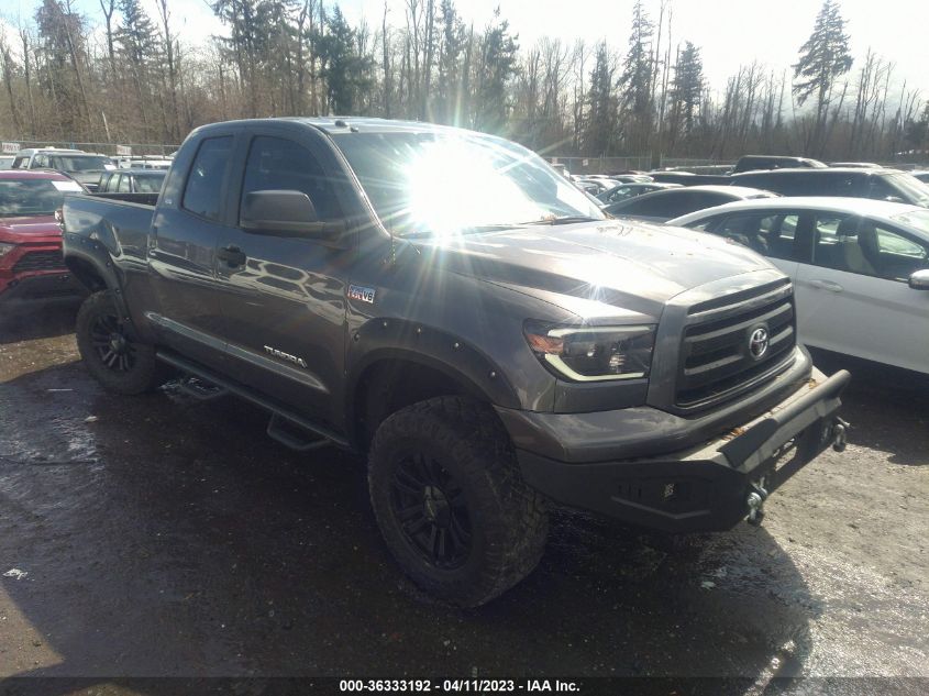 2013 TOYOTA TUNDRA 4WD TRUCK - 5TFUY5F11DX282881