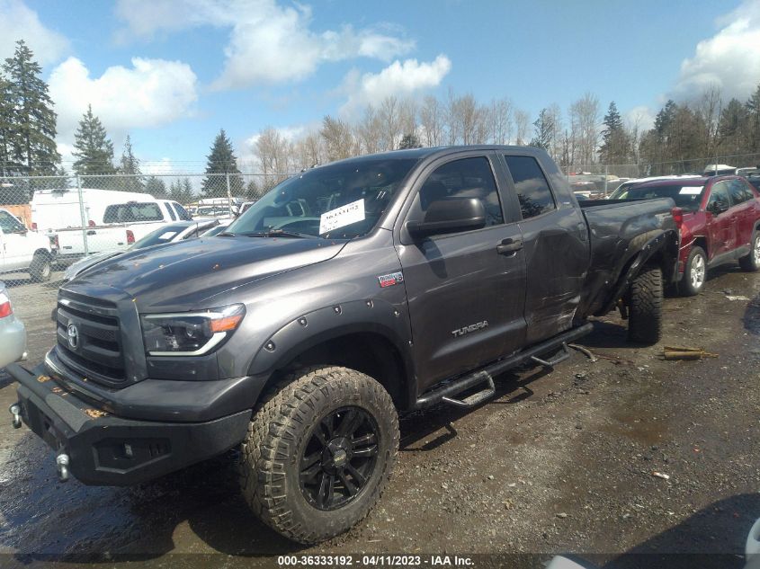 2013 TOYOTA TUNDRA 4WD TRUCK - 5TFUY5F11DX282881