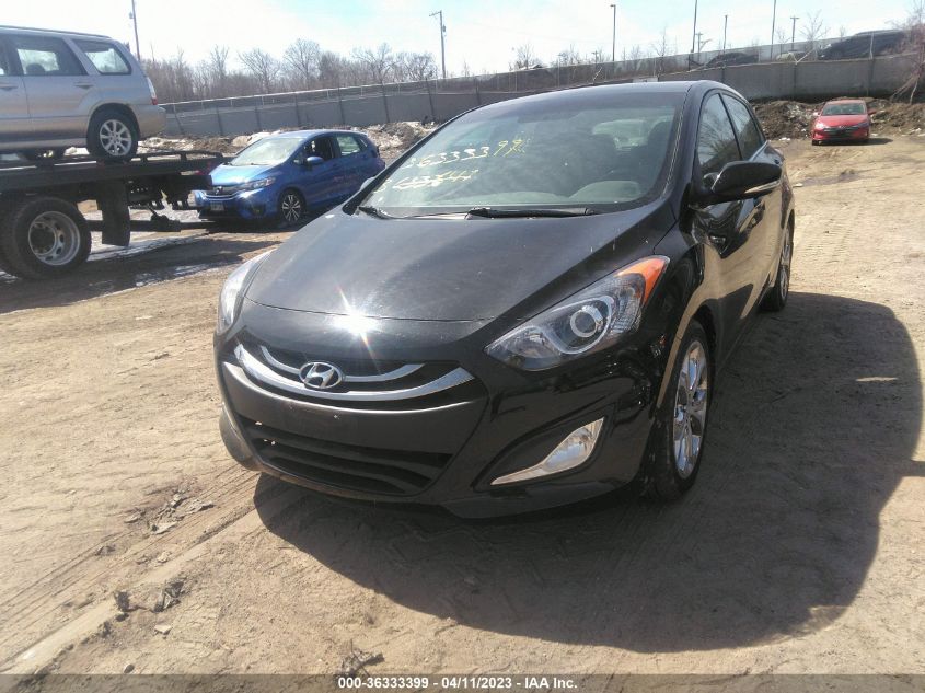 2013 HYUNDAI ELANTRA GT W/BLUE INT - KMHD35LE5DU054224