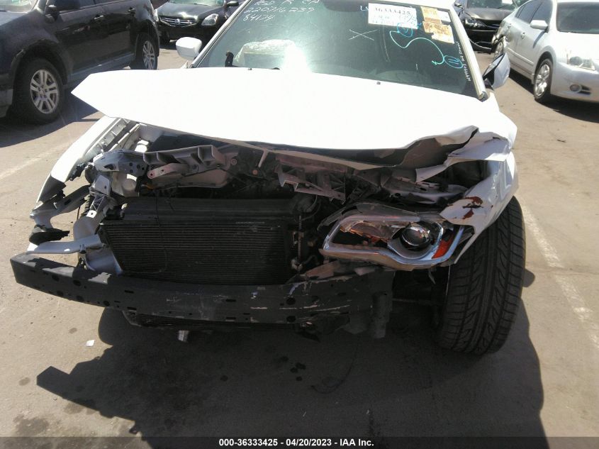 2014 CHRYSLER 300 - 2C3CCAAG8EH243875