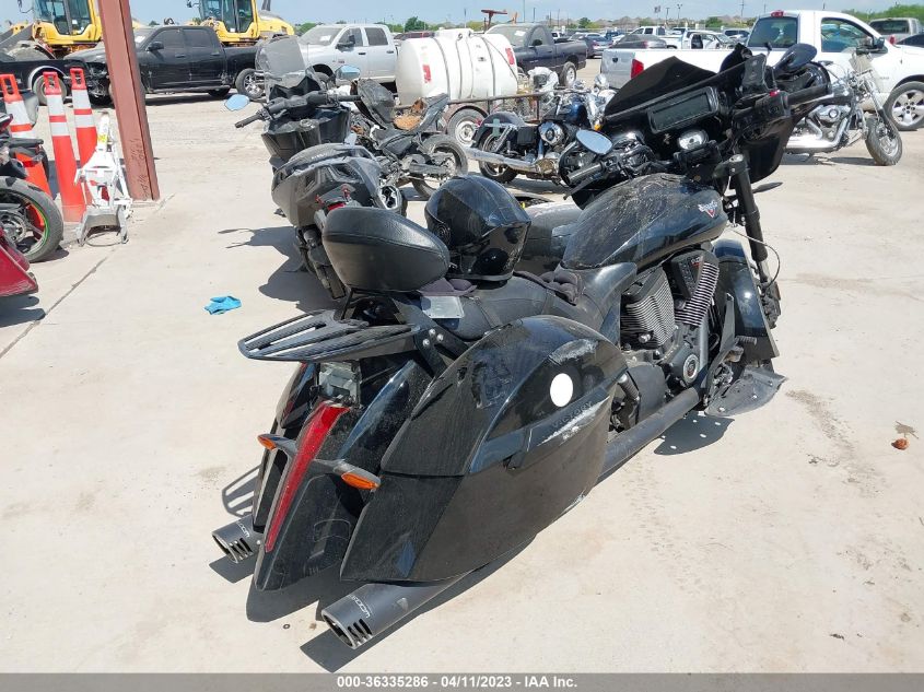 2014 VICTORY MOTORCYCLES CROSS ROADS 8-BALL 5VPBA36N2E3032238