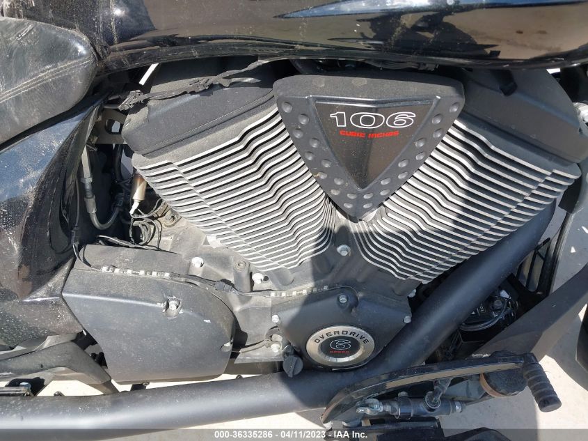 2014 VICTORY MOTORCYCLES CROSS ROADS 8-BALL 5VPBA36N2E3032238