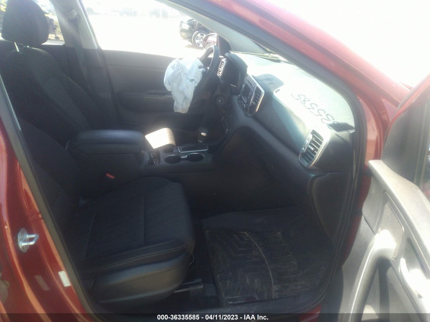 VIN KNDPMCAC4K7600320 2019 KIA SPORTAGE LX