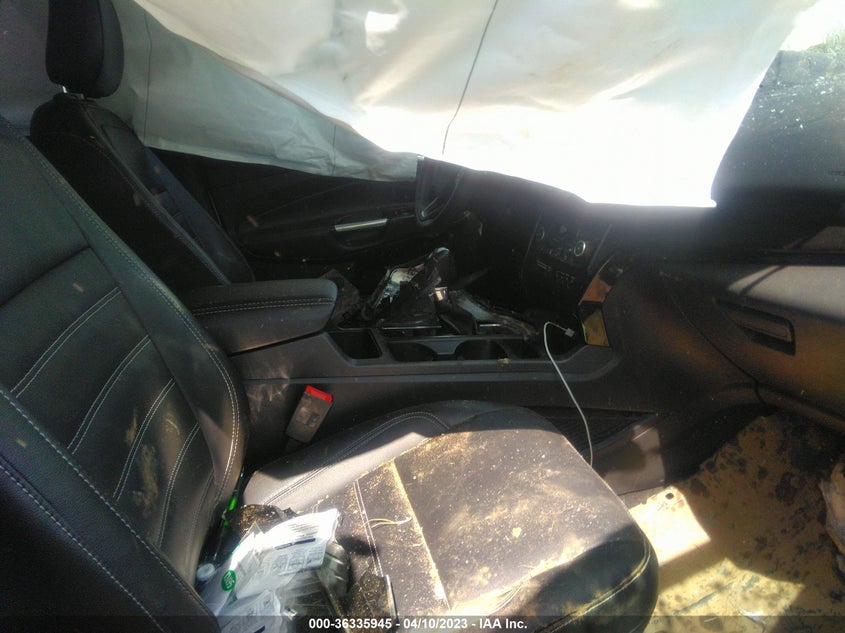 VIN 1FMCU9J94JUD03646 2018 FORD ESCAPE TITANIUM