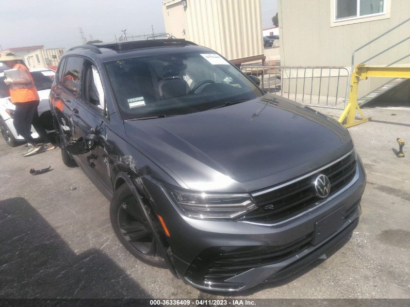 2023 VOLKSWAGEN TIGUAN SE R-LINE BLACK - 3VVCB7AX2PM038334