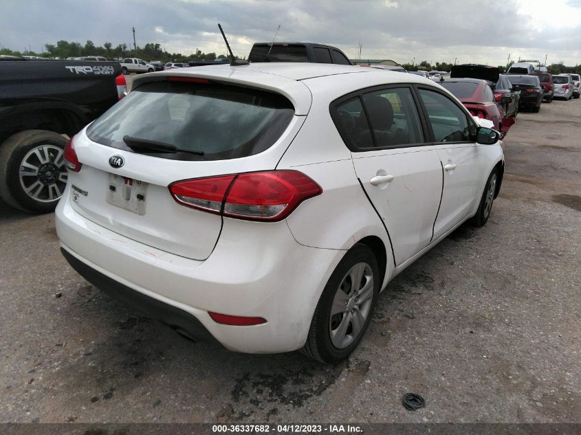 2016 KIA FORTE 5-DOOR LX - KNAFK5A80G5527150
