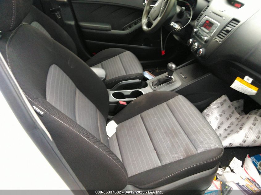 2016 KIA FORTE 5-DOOR LX - KNAFK5A80G5527150