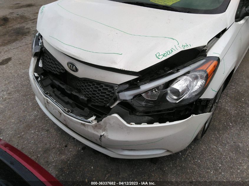 2016 KIA FORTE 5-DOOR LX - KNAFK5A80G5527150