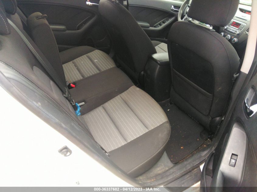 2016 KIA FORTE 5-DOOR LX - KNAFK5A80G5527150