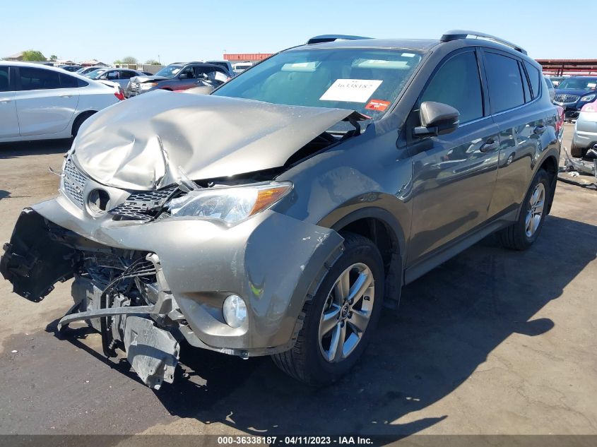 2015 TOYOTA RAV4 XLE - JTMWFREV8FD066704