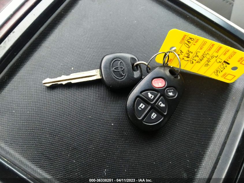 2013 TOYOTA SIENNA XLE/LTD - 5TDDK3DC2DS053092