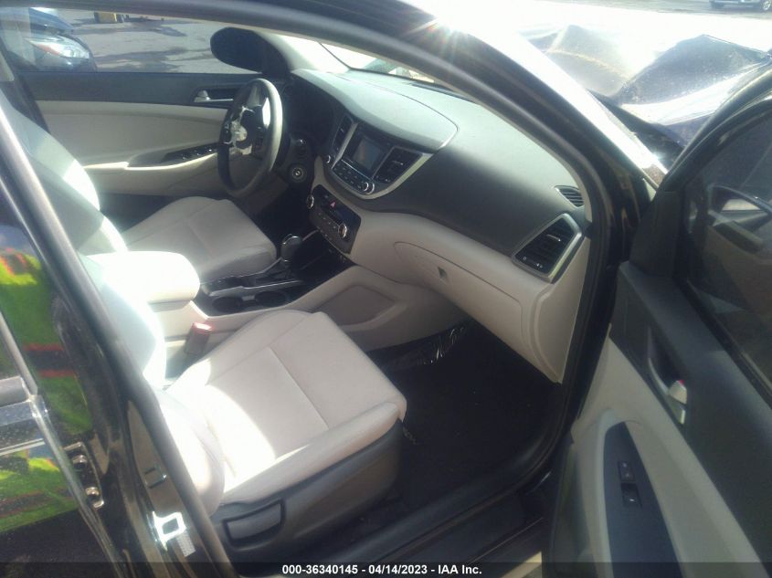 2017 HYUNDAI TUCSON SE - KM8J33A45HU568260