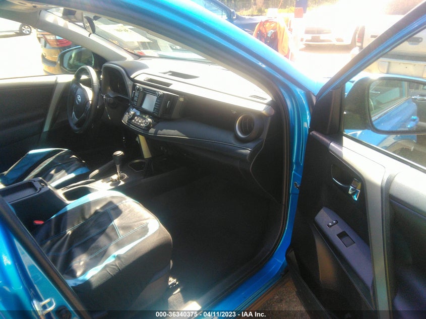 VIN 2T3RFREV5JW814981 2018 TOYOTA RAV4 XLE