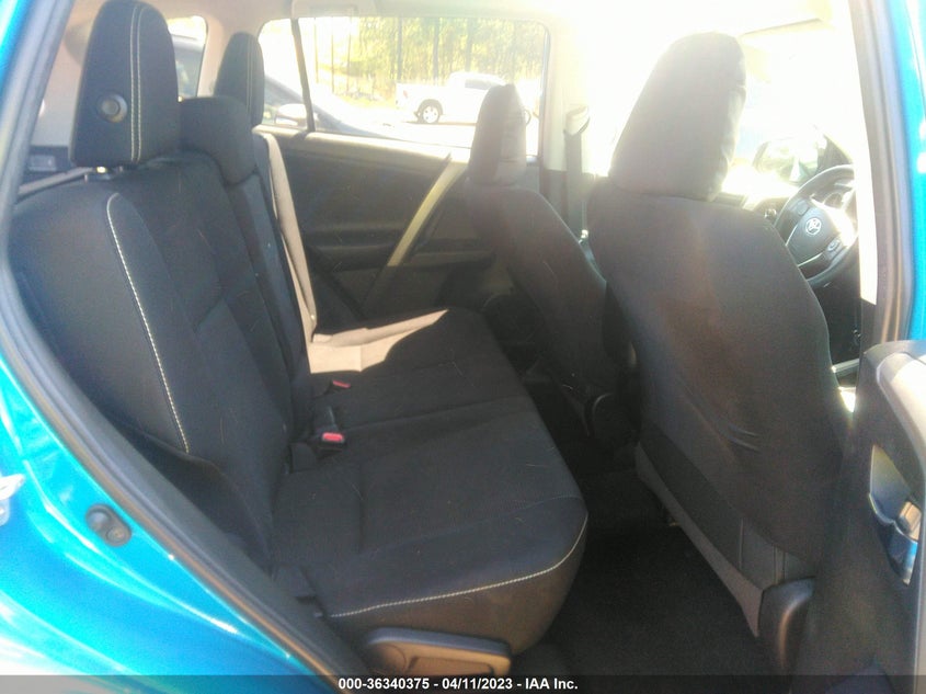 VIN 2T3RFREV5JW814981 2018 TOYOTA RAV4 XLE