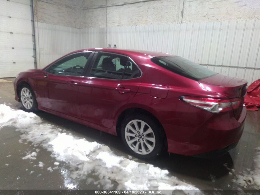 2018 TOYOTA CAMRY LE 4T1B11HK7JU607553