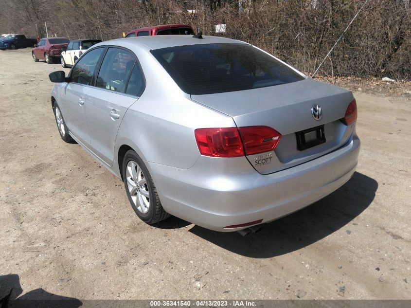 2014 VOLKSWAGEN JETTA SEDAN SE - 3VWD17AJ3EM445445