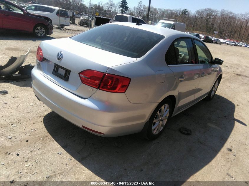 2014 VOLKSWAGEN JETTA SEDAN SE - 3VWD17AJ3EM445445