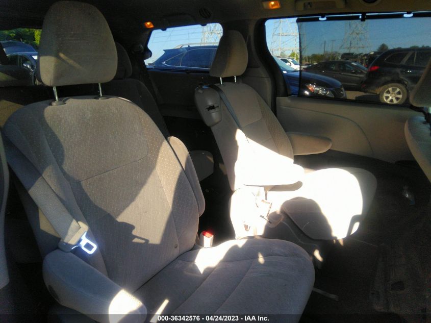 2019 TOYOTA SIENNA LE - 5TDKZ3DC4KS972155