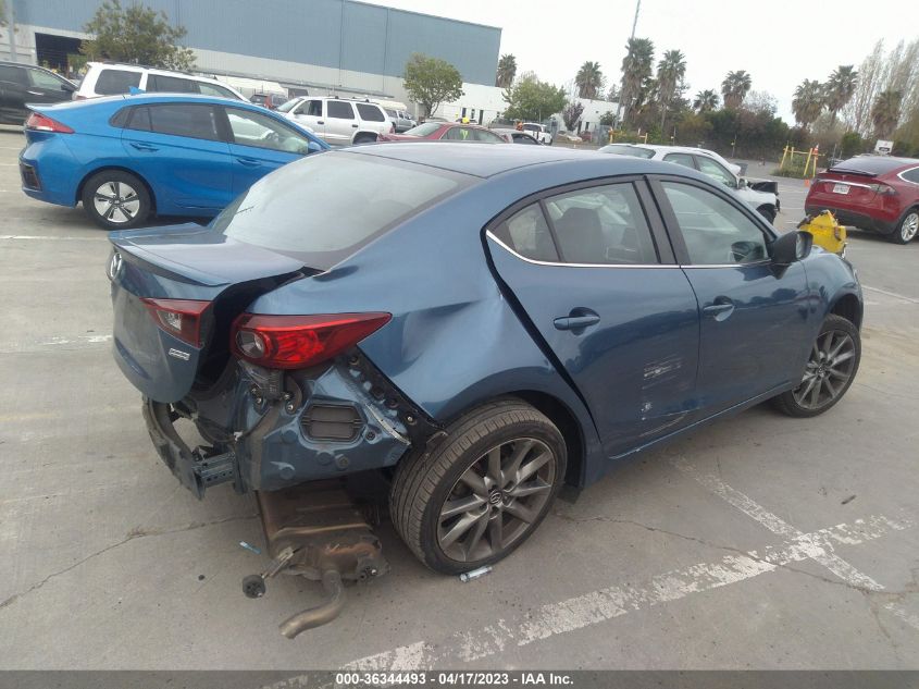 2018 MAZDA MAZDA3 4-DOOR TOURING 3MZBN1V33JM203754