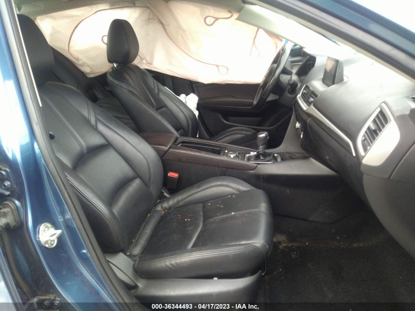 2018 MAZDA MAZDA3 4-DOOR TOURING 3MZBN1V33JM203754