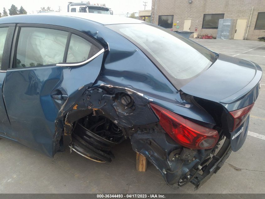 2018 MAZDA MAZDA3 4-DOOR TOURING 3MZBN1V33JM203754
