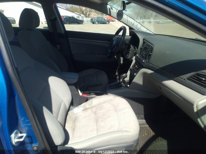 VIN: 5NPD74LF2HH067864 2017 HYUNDAI ELANTRA SE