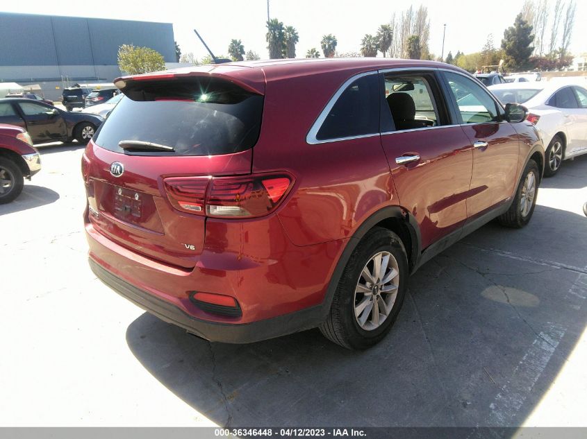 VIN 5XYPGDA51KG472717 Kia Sorento LX V6 2019 4