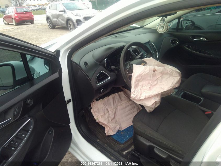 2018 CHEVROLET CRUZE LT - 1G1BE5SM8J7102879