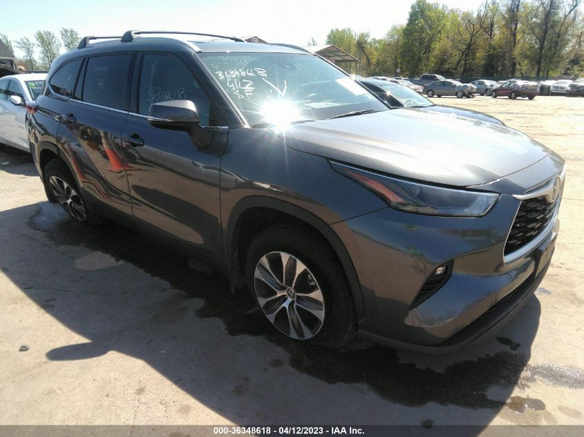 2022 TOYOTA HIGHLANDER XLE - 5TDGZRBH9NS179137