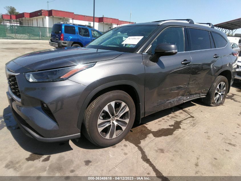 2022 TOYOTA HIGHLANDER XLE - 5TDGZRBH9NS179137