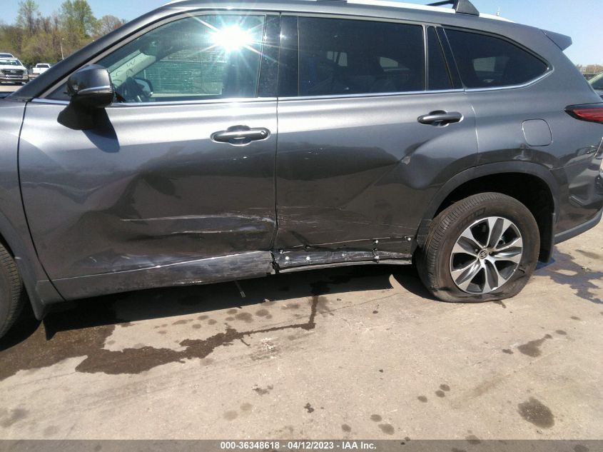 2022 TOYOTA HIGHLANDER XLE - 5TDGZRBH9NS179137