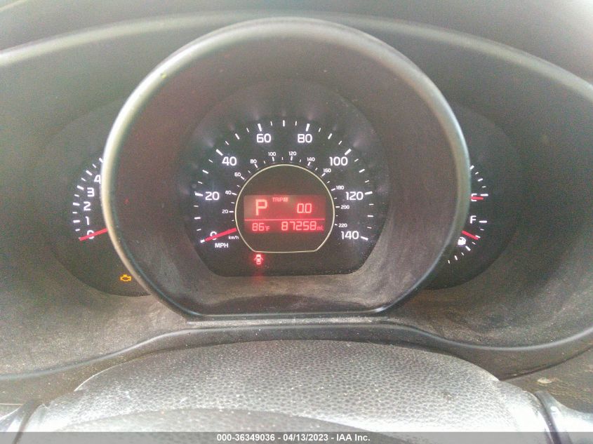 2016 KIA SOUL + - KNDJP3A52G7293610