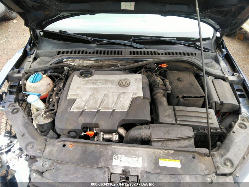 2013 VOLKSWAGEN JETTA SEDAN TDI W/PREMIUM/NAV - 3VWLL7AJ2DM386599