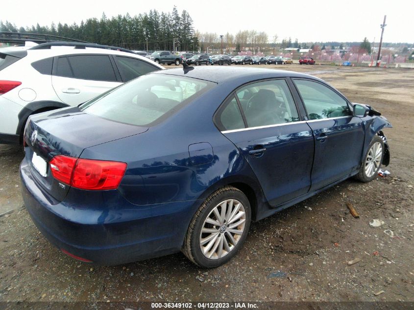 2013 VOLKSWAGEN JETTA SEDAN TDI W/PREMIUM/NAV - 3VWLL7AJ2DM386599