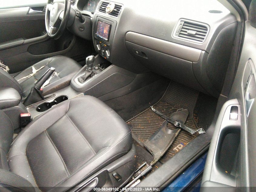 2013 VOLKSWAGEN JETTA SEDAN TDI W/PREMIUM/NAV - 3VWLL7AJ2DM386599