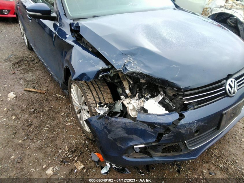 2013 VOLKSWAGEN JETTA SEDAN TDI W/PREMIUM/NAV - 3VWLL7AJ2DM386599