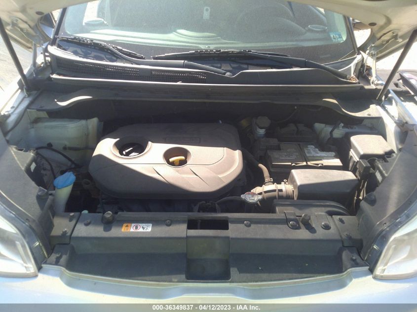 2015 KIA SOUL + - KNDJP3A57F7797956