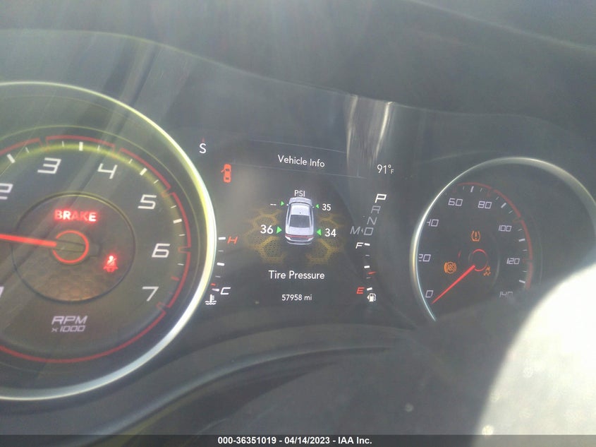 VIN 2C3CDXBG8KH644322 2019 DODGE CHARGER SXT