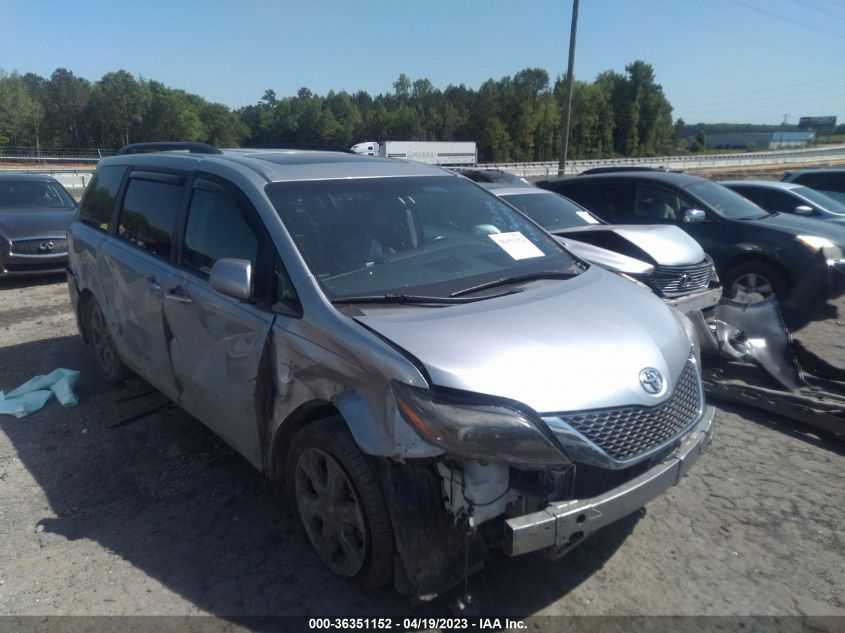 2017 TOYOTA SIENNA SE - 5TDXZ3DC8HS868489