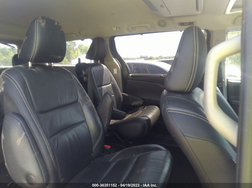 2017 TOYOTA SIENNA SE - 5TDXZ3DC8HS868489