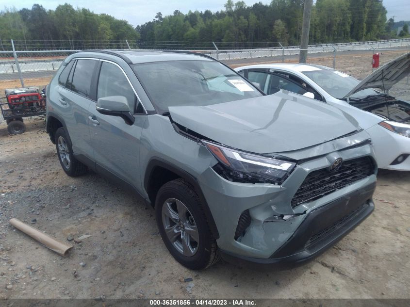 2022 TOYOTA RAV4 XLE - 2T3W1RFV6NW220017