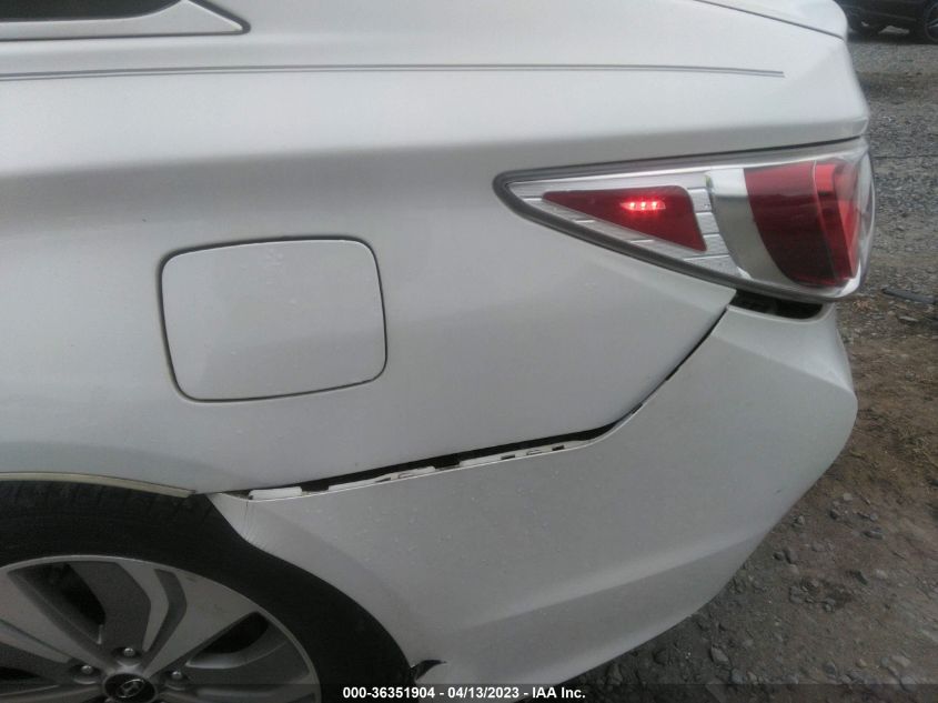 2014 HYUNDAI SONATA HYBRID LIMITED - KMHEC4A49EA105834