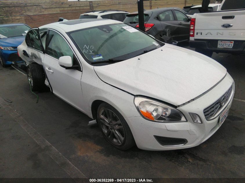2013 VOLVO S60 T5 - YV1612FS1D2221820