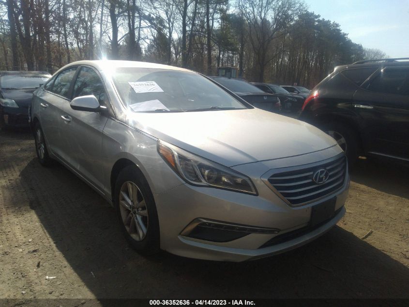 2015 HYUNDAI SONATA 2.4L SE - 5NPE24AF1FH011773