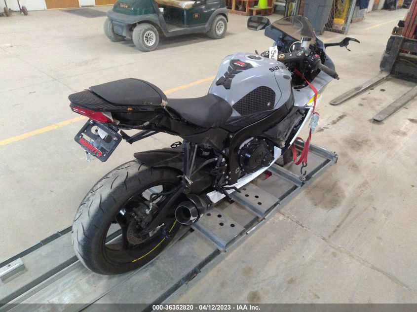 2022 SUZUKI GSX-R600 - JS1GN7FA5N7100385