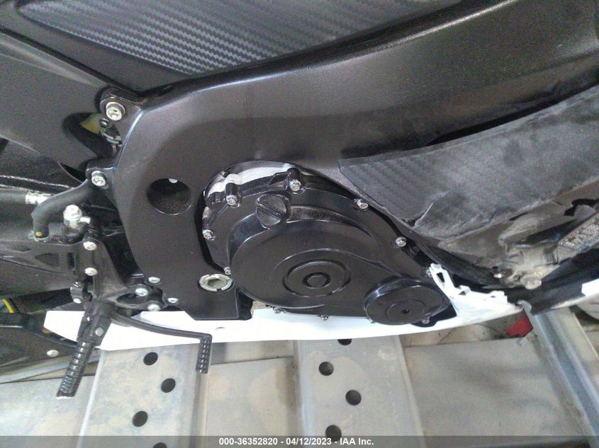 2022 SUZUKI GSX-R600 - JS1GN7FA5N7100385