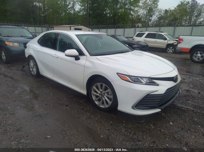 TOYOTA CAMRY LE 2021