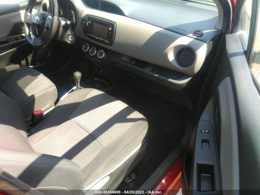 VIN VNKKTUD33HA085814 2017 TOYOTA YARIS L/SE/LE